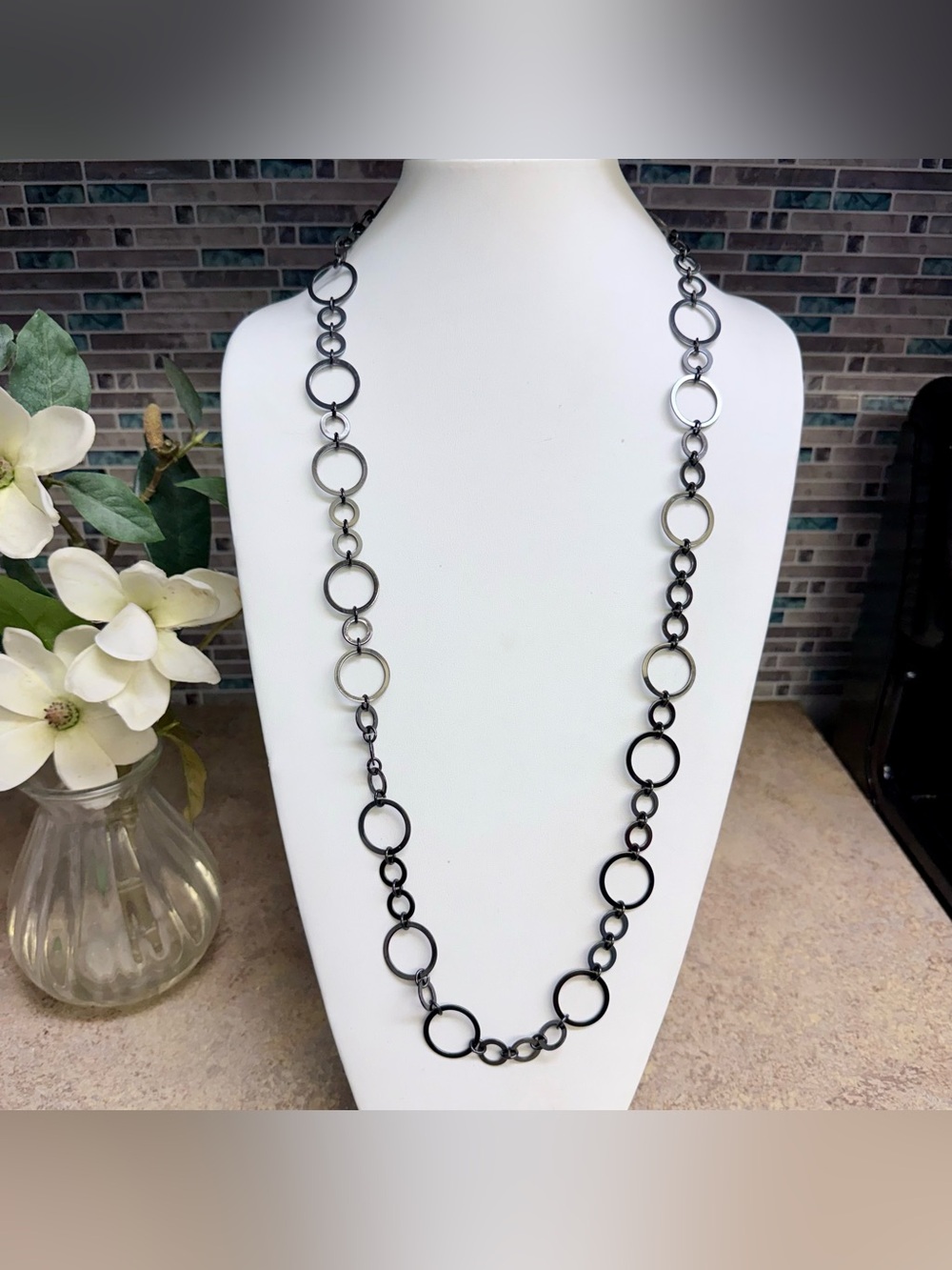 Chico's Long Gunmetal Tone Alternating Circle Hoop Link Statement Necklace